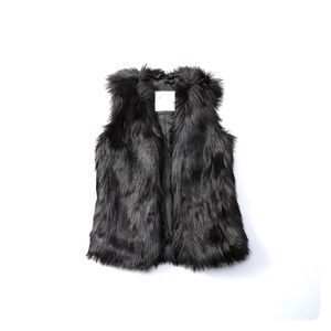 Abercrombie & Fitch Jackets & Coats - NWT Abercrombie & Fitch fur vest Abercrombie & Fitch Jackets & Coats - NWT Abercrombie & Fitch fur vest